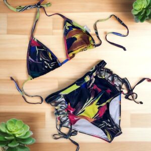 🌸Bikini tiro alto ahuecado lateral MOD:CH668